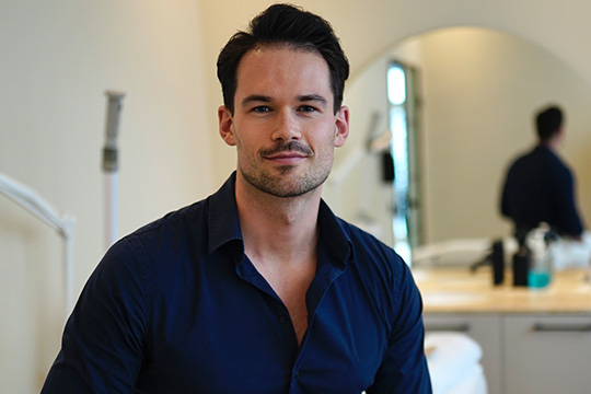 Dr. Maximilian Bierler, Experte für Faltenunterspritzungen München